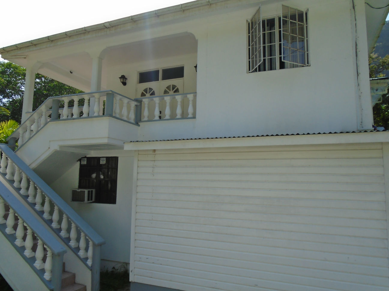 3 bedroom apartment in copt hall for rent